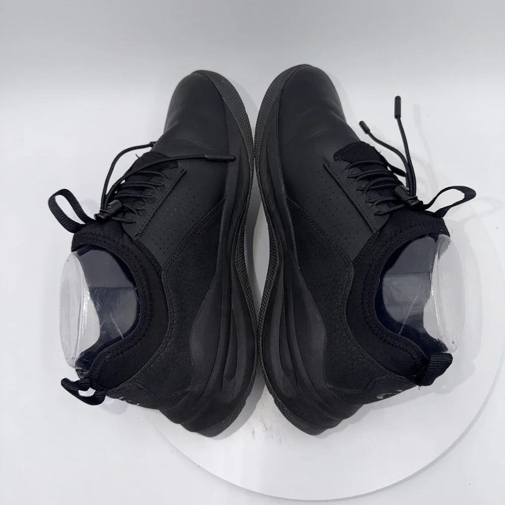 Clove Nursing Shoes All Black Women's Size 9.5 Men's Size 8 Waterproof